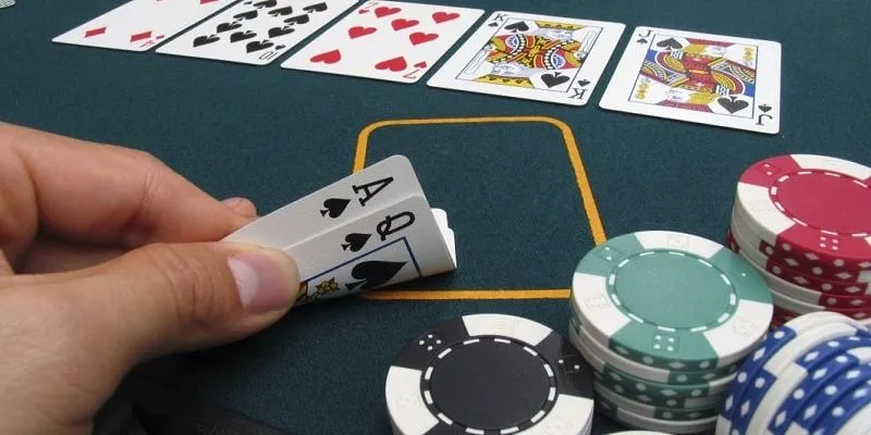 Giải đáp tất tần tật về định nghĩa của bài xì tố được hiểu là gì?